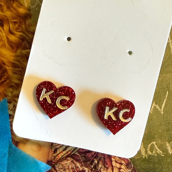 Kansas City Chiefs Earrings KC Heart Studs Sparkly Football Outfit Accessories - Picture 6 of 8